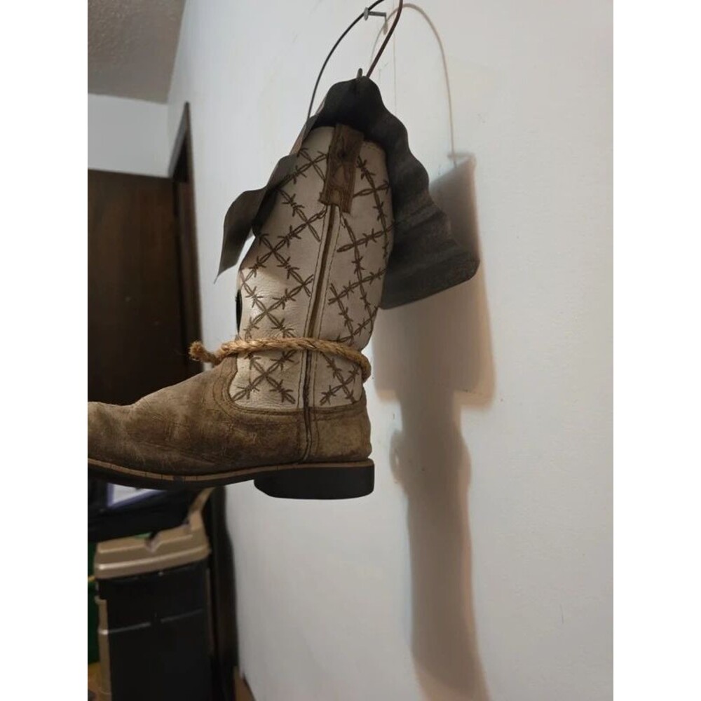 Boot Birdhouse - Picture 4 of 4
